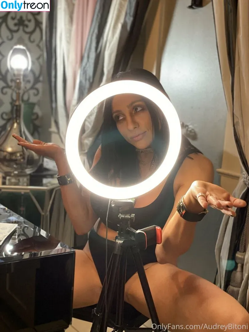 audreybitoni nude photo #0176 (audreybitoni818)
