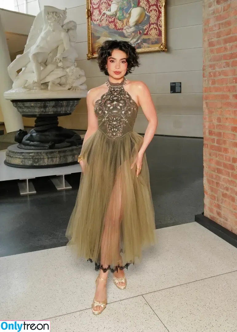 Aulii Cravalho nude photo #0169 (AuliiCravalho / Auli’i Cravalho)