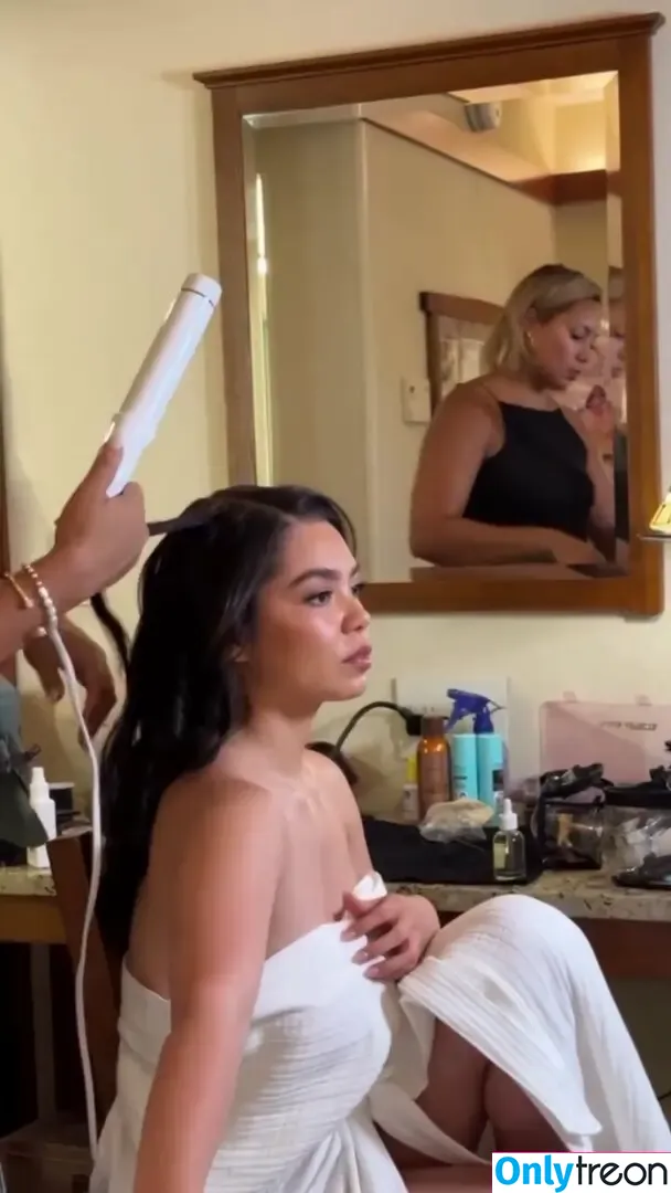 Aulii Cravalho nude photo #0256 (AuliiCravalho / Auli’i Cravalho)