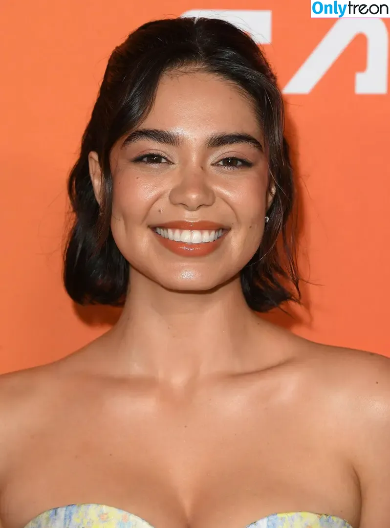 Aulii Cravalho nude photo #0274 (AuliiCravalho / Auli’i Cravalho)