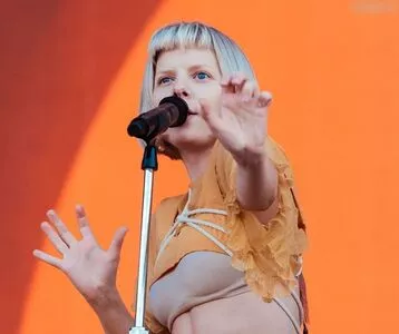 Aurora Aksnes / auroramusic / singer фото голая #0190