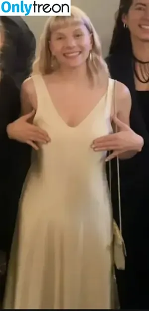 Aurora Aksnes / auroramusic / singer nude photo #0444