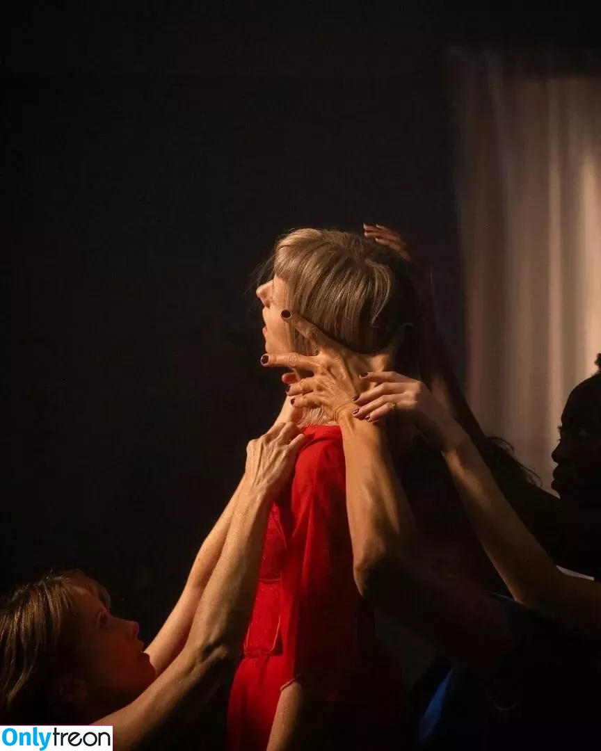 Aurora Aksnes голая photo #0157 (auroramusic / singer)