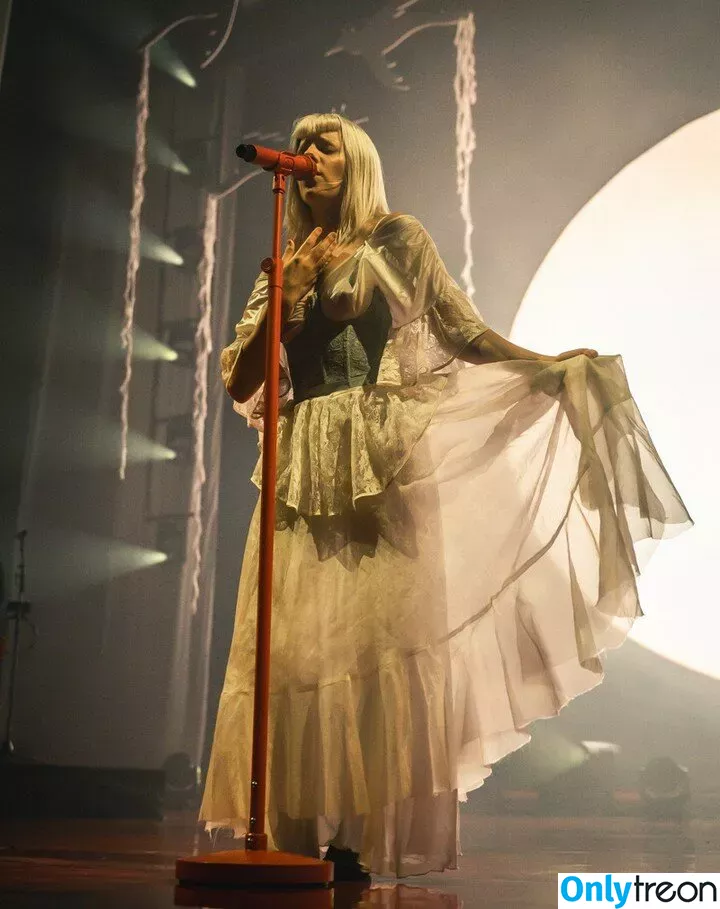 Aurora Aksnes голая photo #0290 (auroramusic / singer)