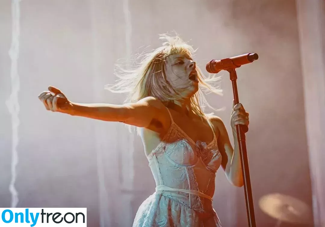 Aurora Aksnes голая photo #0295 (auroramusic / singer)