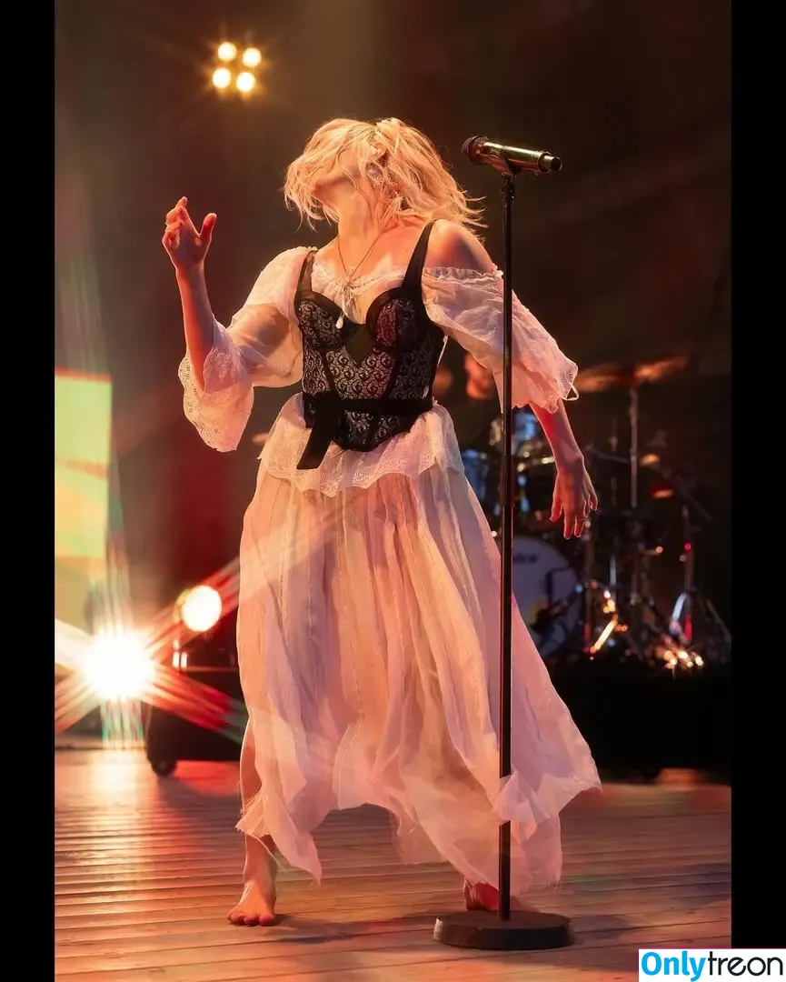 Aurora Aksnes nude photo #0432 (auroramusic / singer)