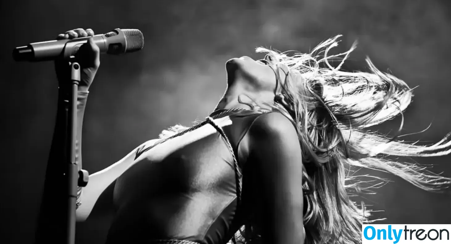 Aurora Aksnes nude photo #0452 (auroramusic / singer)