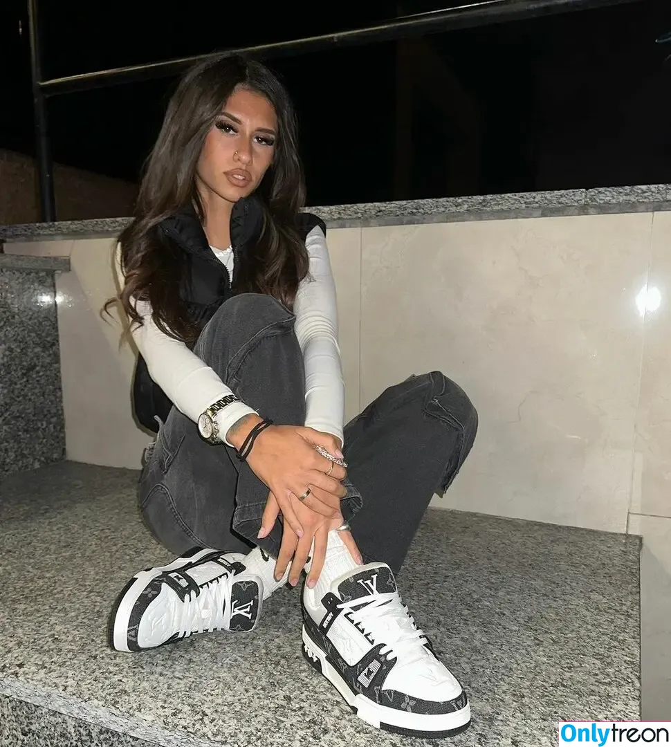 Aurora Pangallo nude photo #0023 (pangallo.auroraaa)