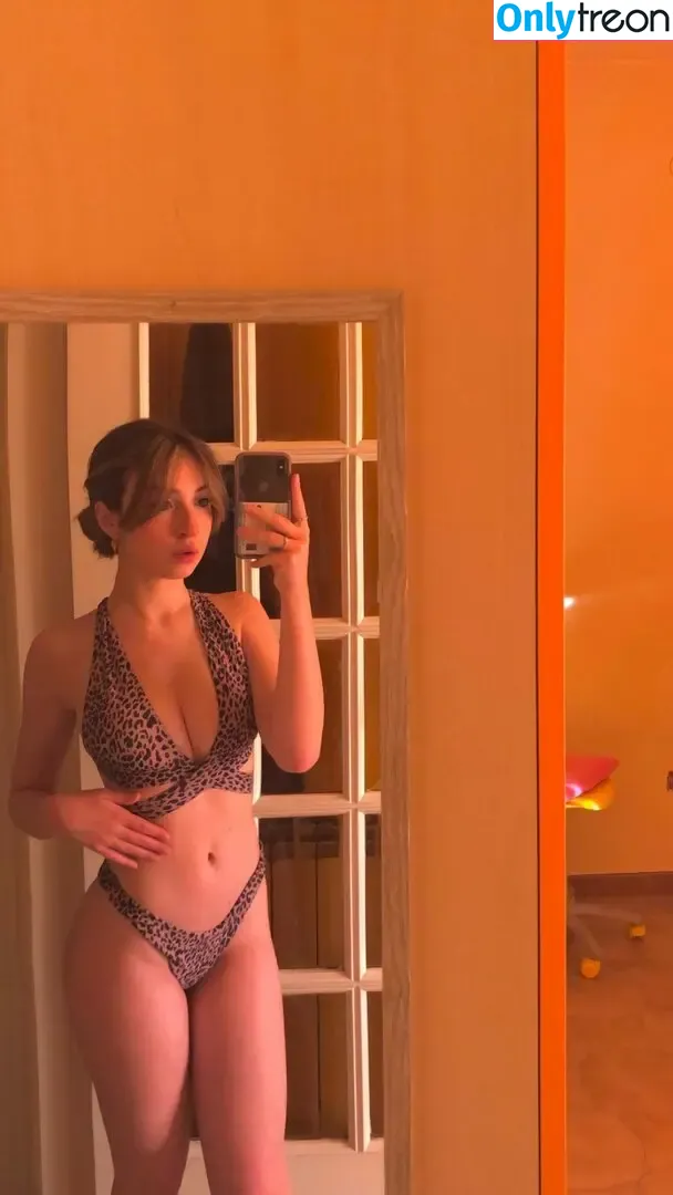 auroradauria_ nude photo #0001 (Aurora D'Auria / Aurora Dauria)