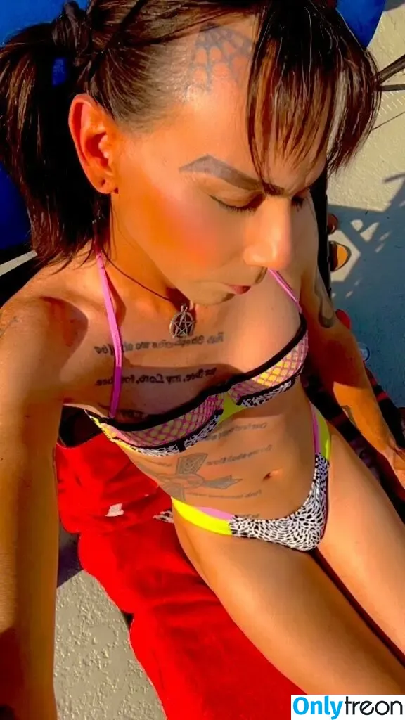 aurorarav3n nude photo #0018 (aurorarav3n)