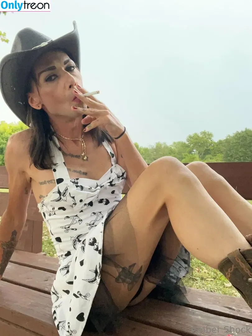 aurorarav3n nude photo #0029 (aurorarav3n)