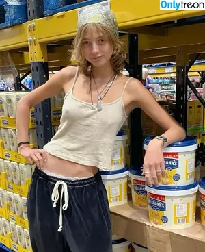 Ava Kalitowski / ava.ark / ava_ark nude photo #0005