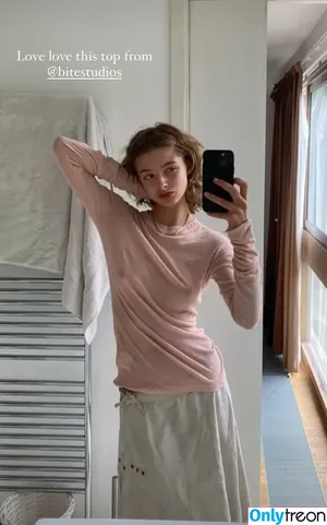 Ava Kalitowski / ava.ark / ava_ark nude photo #0011