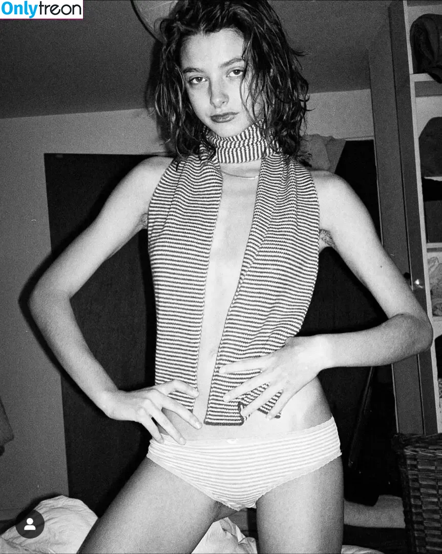 Ava Kalitowski nude photo #0003 (ava.ark / ava_ark)