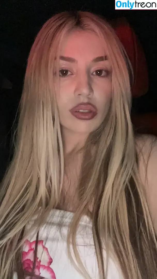 Ava Max nude photo #1579 (avamax / plharleyquinn)