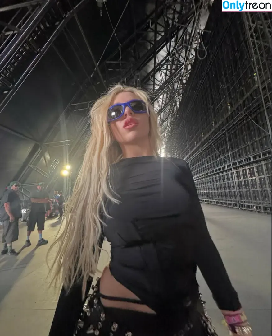 Ava Max nude photo #1620 (avamax / plharleyquinn)