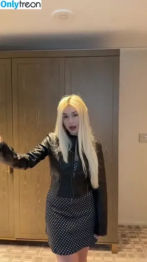 Ava Max / avamax / plharleyquinn фото голая #2098