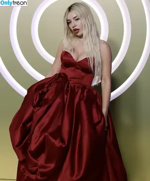Ava Max / avamax / plharleyquinn фото голая #2144