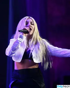 Ava Max / avamax / plharleyquinn фото голая #2183