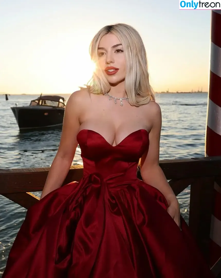Ava Max nude photo #2122 (avamax / plharleyquinn)