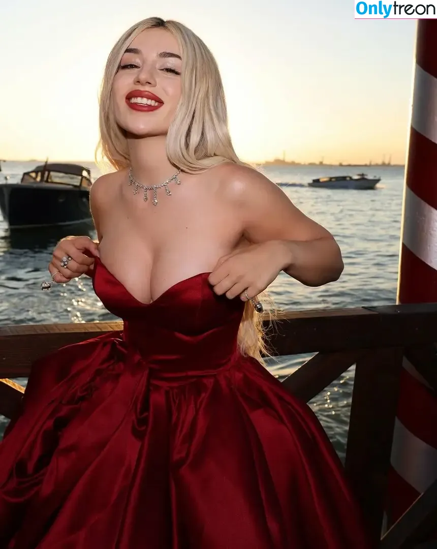 Ava Max nude photo #2126 (avamax / plharleyquinn)