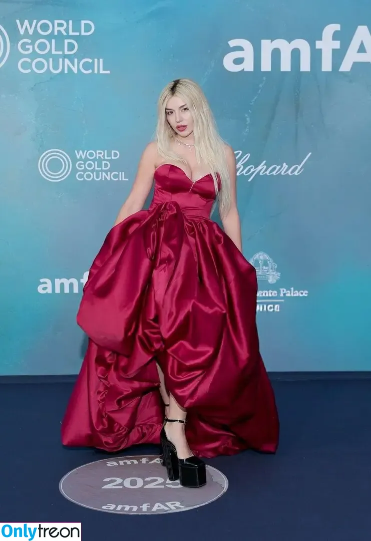 Ava Max nude photo #2156 (avamax / plharleyquinn)