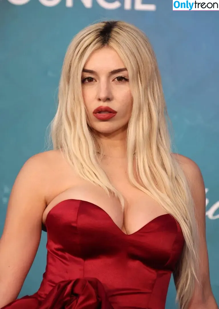 Ava Max nude photo #2163 (avamax / plharleyquinn)
