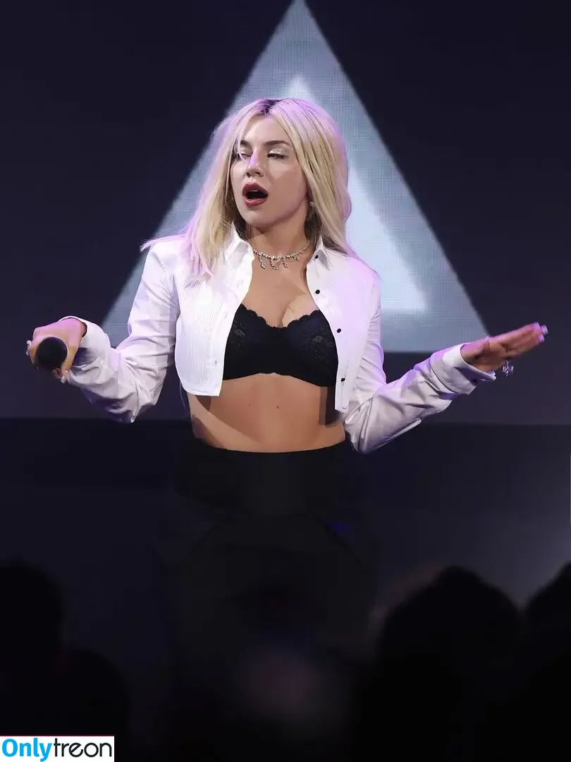 Ava Max nude photo #2170 (avamax / plharleyquinn)