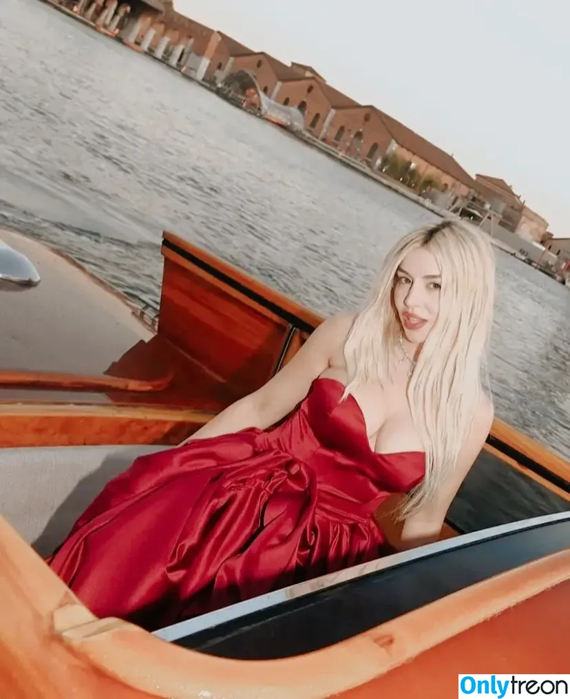 Ava Max nude photo #2182 (avamax / plharleyquinn)