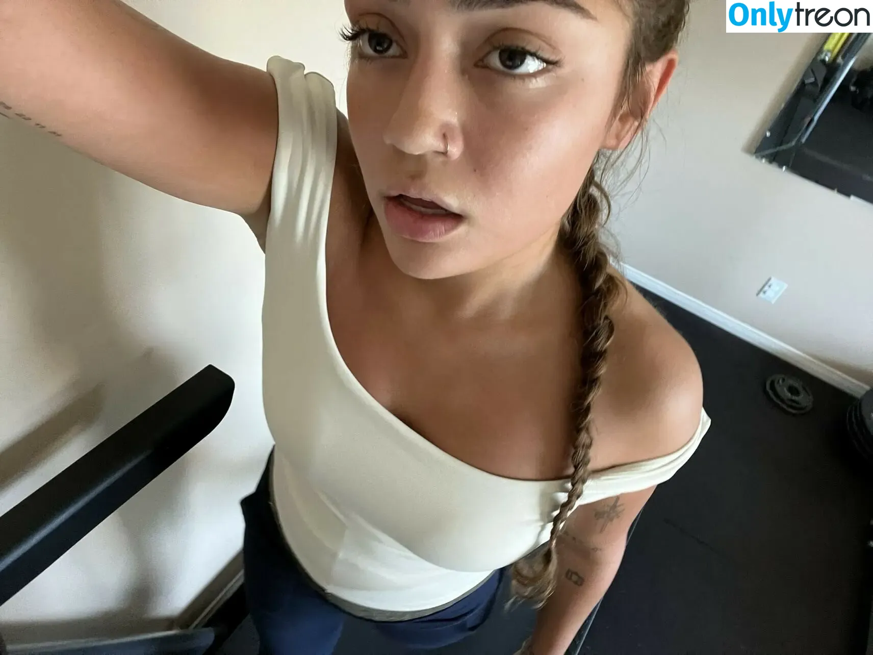 Avani Gregg голая photo #0629 (avani)
