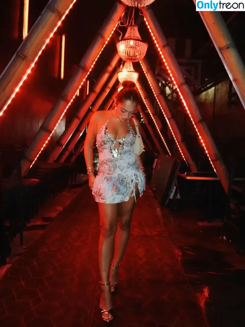 Avani Gregg голая photo #0722 (avani)