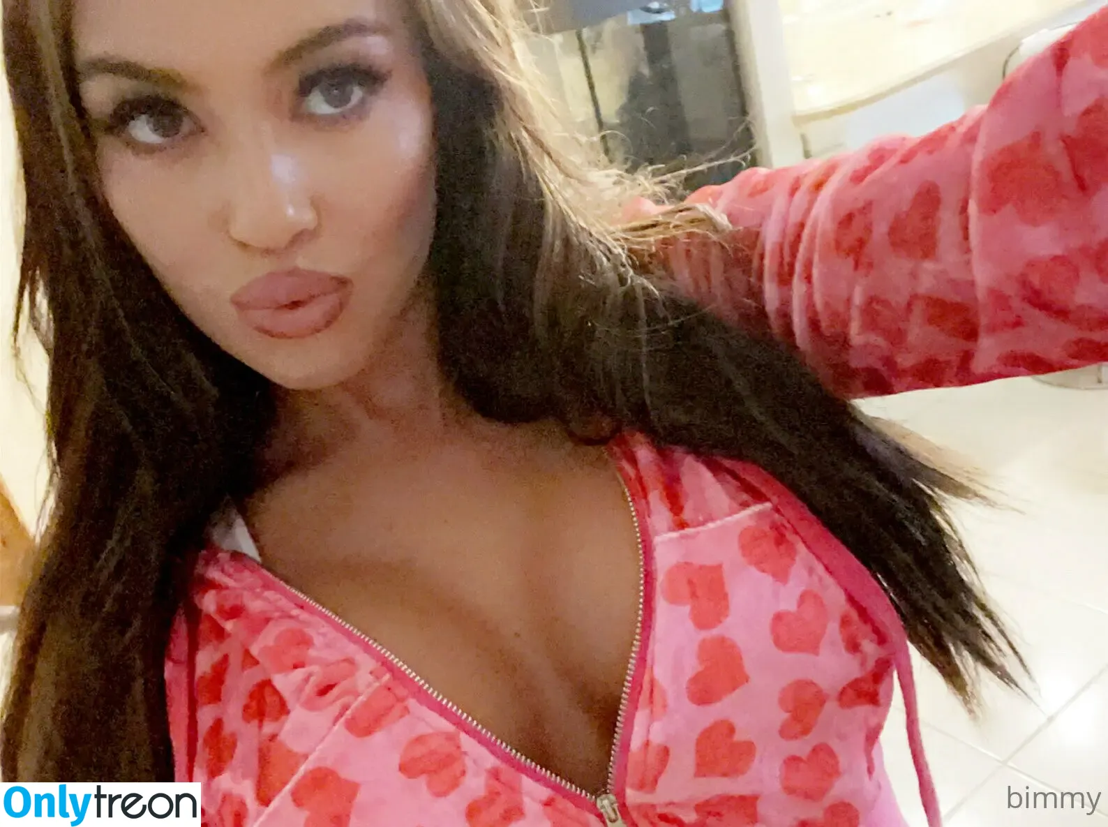 avastarxo nude photo #0011 (avastarxo)