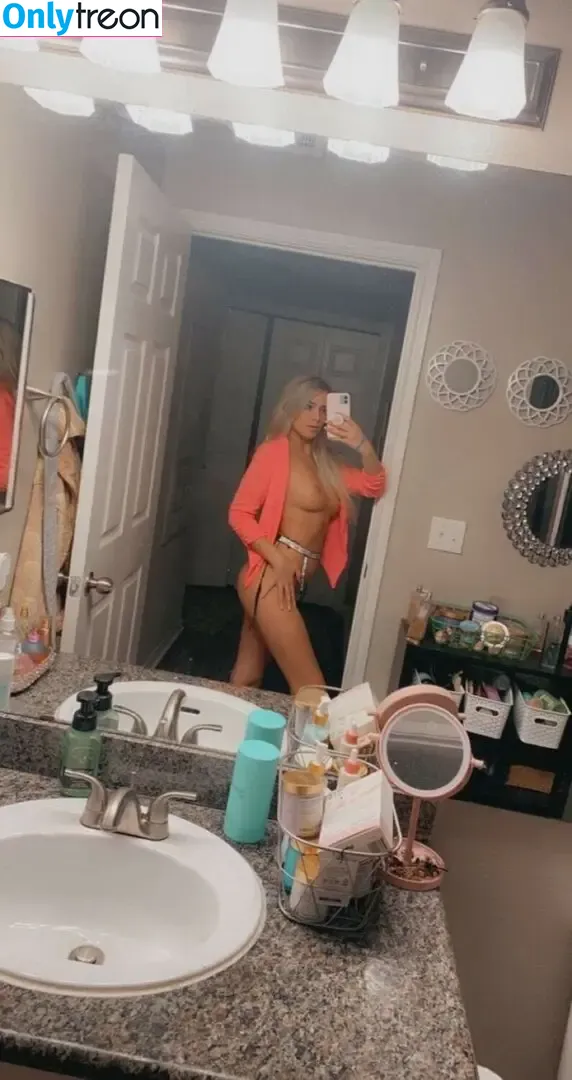 Avery Trail nude photo #0003 (averytrail_)