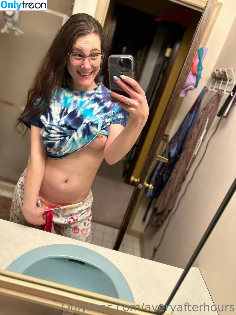 averyafterhours nude photo #0291 (averythrash_)