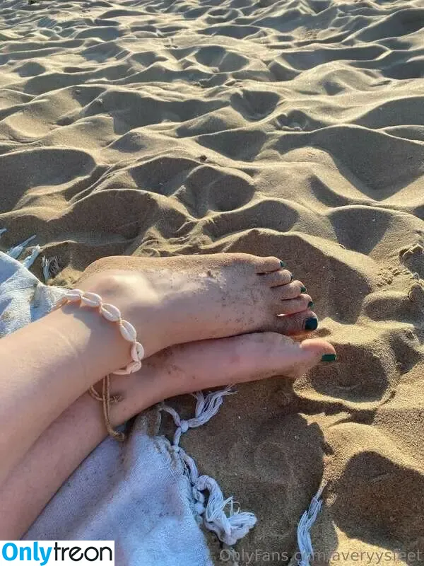 averyysfeet nude photo #0106 (heythereitsavery)