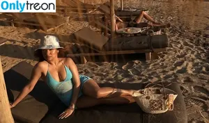 Avneet Kaur / avneetkaur_13 nude photo #0047