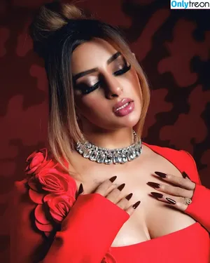 Avneet Kaur / avneetkaur_13 nude photo #0098