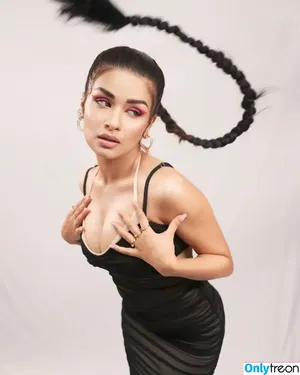 Avneet Kaur / avneetkaur_13 nude photo #0158