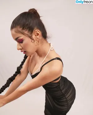 Avneet Kaur / avneetkaur_13 nude photo #0162