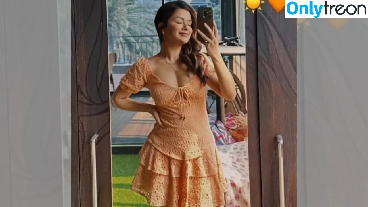 Avneet Kaur голая photo #0079 (avneetkaur_13)