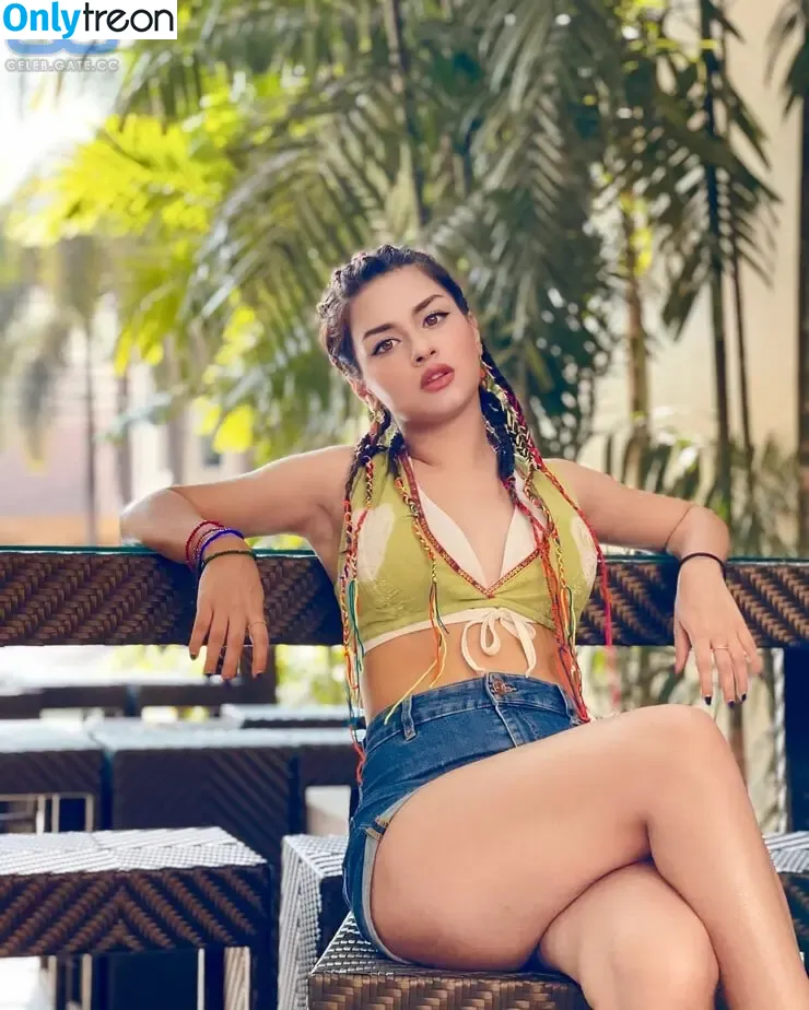 Avneet Kaur голая photo #0086 (avneetkaur_13)