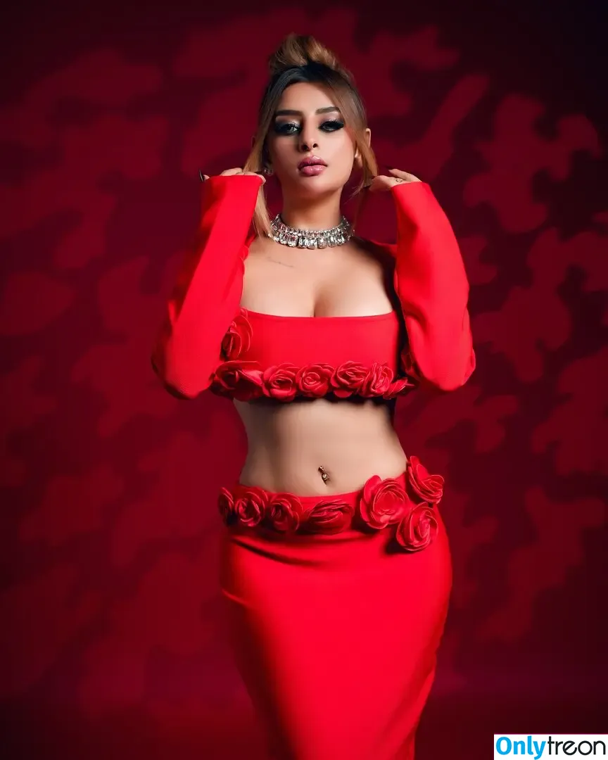 Avneet Kaur nude photo #0107 (avneetkaur_13)