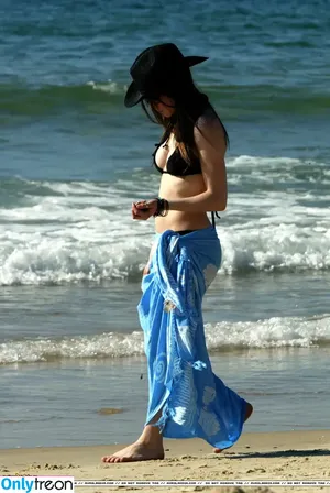 Avril Lavigne / AvrilLavigne nude photo #0696