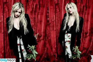 Avril Lavigne / AvrilLavigne nude photo #0713