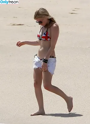 Avril Lavigne / AvrilLavigne nude photo #0891