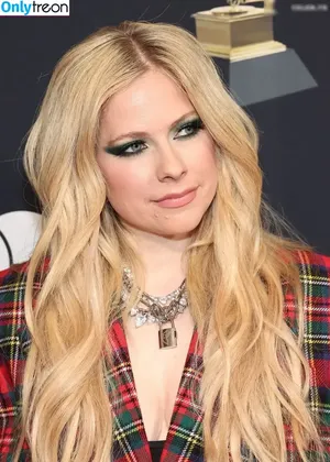 Avril Lavigne / AvrilLavigne nude photo #0970