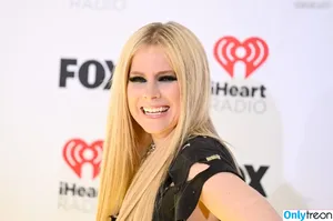 Avril Lavigne / AvrilLavigne nude photo #1004
