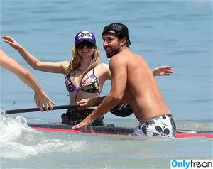 Avril Lavigne / AvrilLavigne nude photo #1111