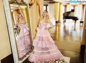 Avril Lavigne / AvrilLavigne nude photo #1352