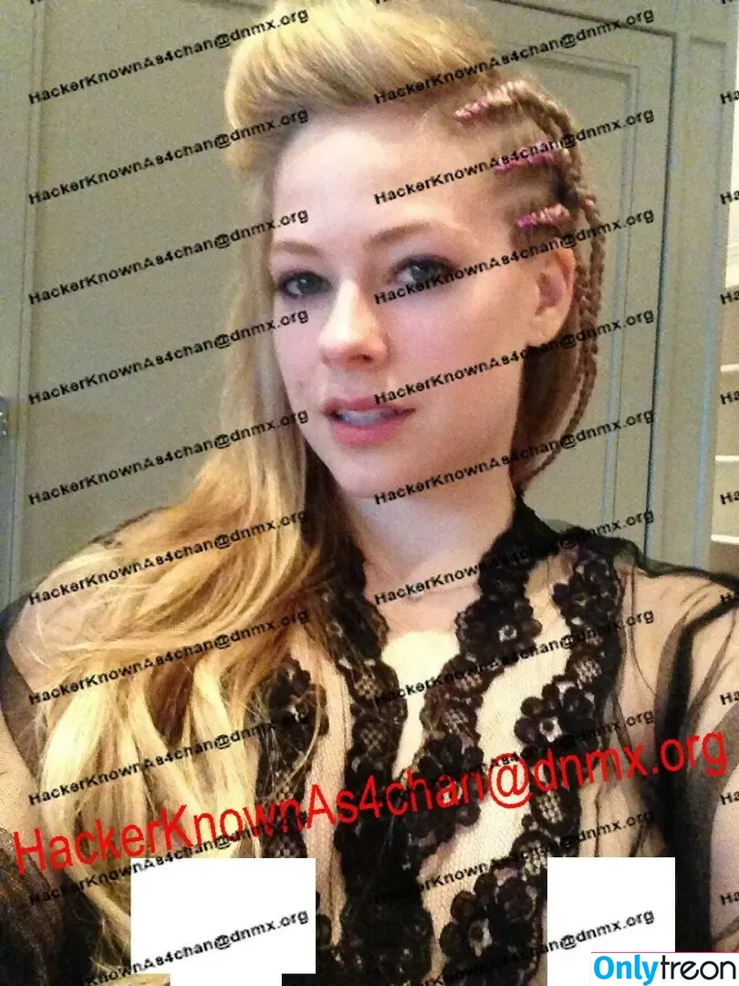 Avril Lavigne nude photo #1289 (AvrilLavigne)
